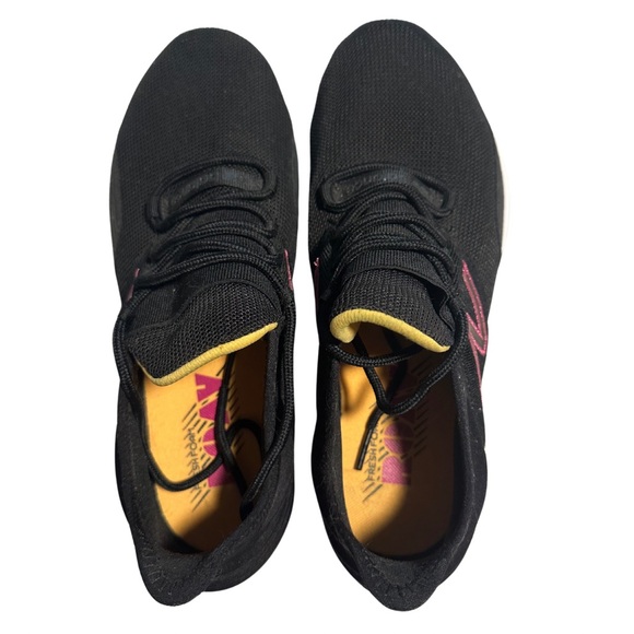 New Balance Fresh Foam Sneakers. Women’s Size 9. - Picture 4 of 6
